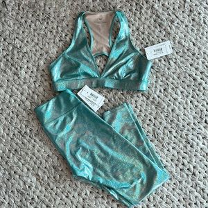 Heroine Sport Sports Bra and Matching Leggings